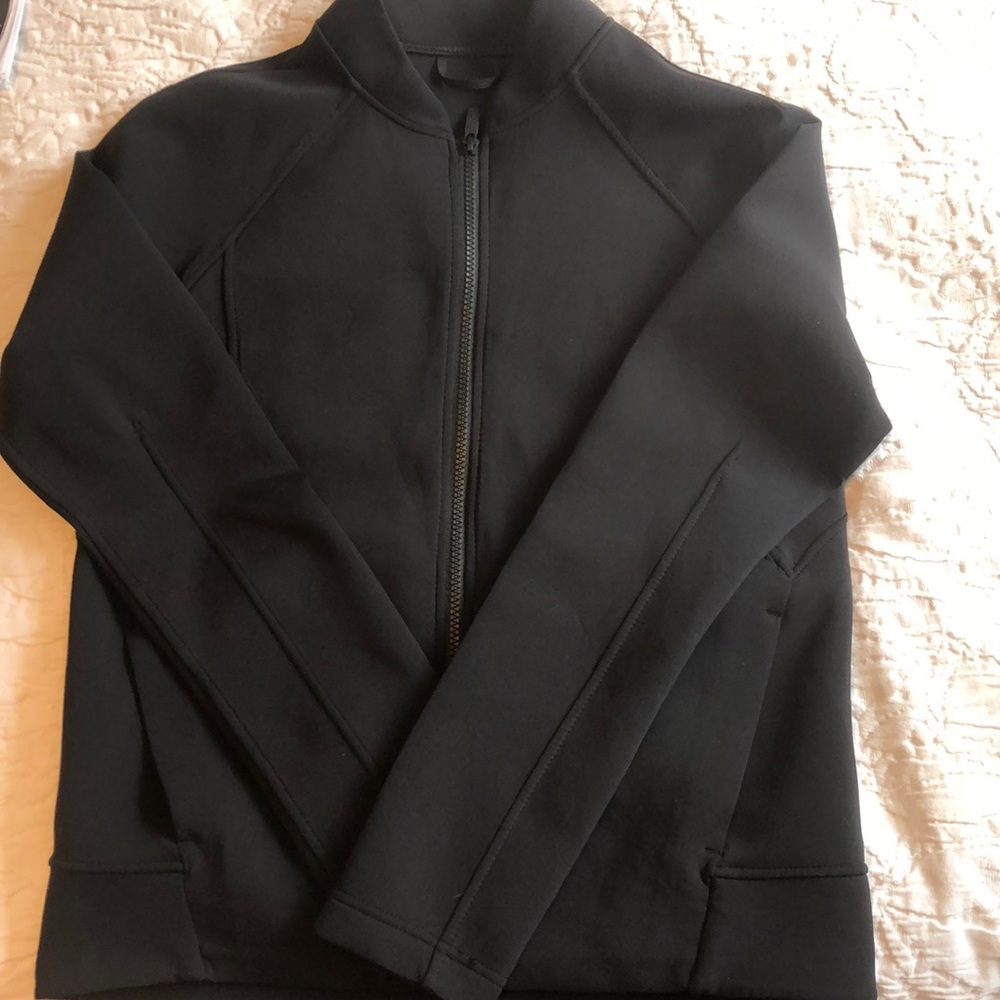 Lululemon Size 4 Black Jacket